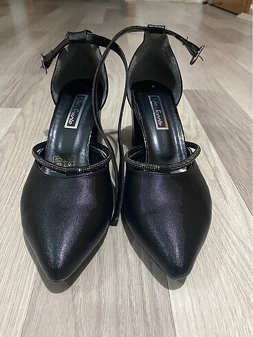38 Beden siyah Renk Siyah taş detaylı topuklu ayakkabı