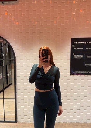 Siyah Uzun Kollu Crop Top - Görsel 2