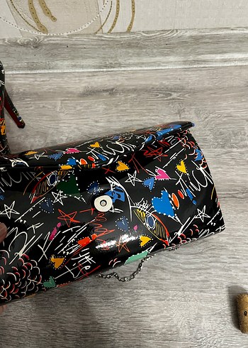 Renkli Baskılı Zincir Detaylı Kadın Çanta - Görsel 3