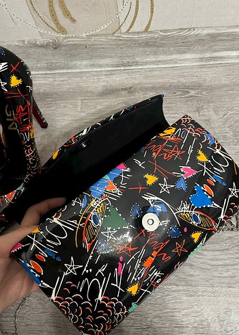 Renkli Baskılı Zincir Detaylı Kadın Çanta - Görsel 2