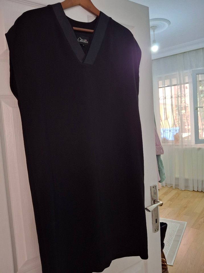 Siyah V Yakalı Kısa Kollu Tuxedo - Görsel 2