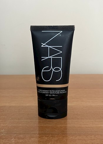 NARS spf30 tint Fondöten