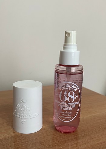 Beden Sol de Janeiro no 68 vücut spreyi 90 ml