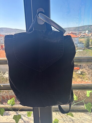 SIRT ÇANTASI