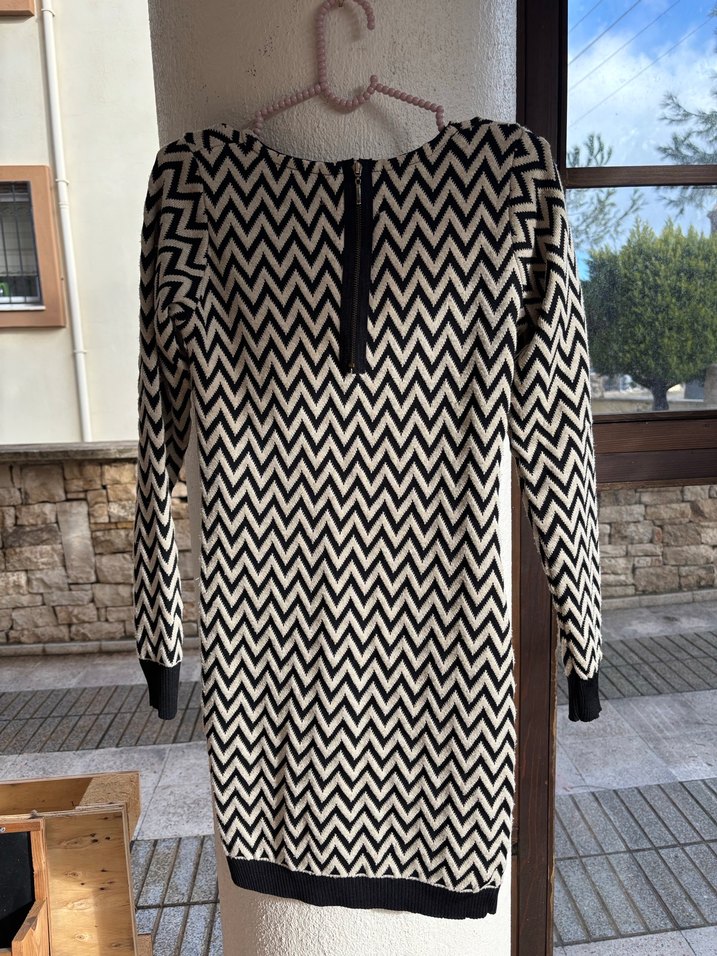 Zebra Desenli V Yaka Triko Kadın Elbise - Görsel 2