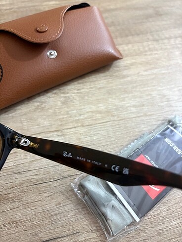  Beden Ray ban new wayfarer