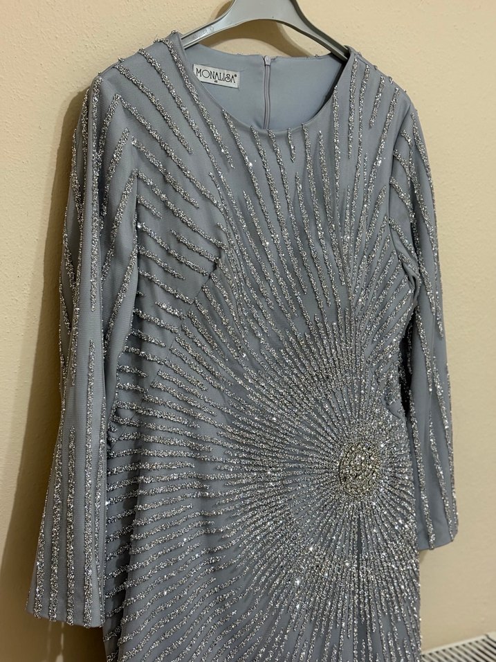 Uzun Gri İşlemeli Kadın Abiye Elbise - Görsel 3