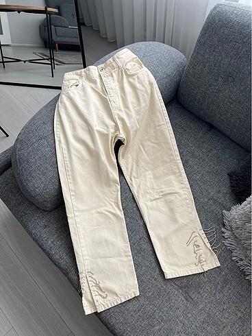 Paçası taşlı jean