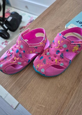 23 Beden pembe Renk Skecers 23 Numara Çocuk Sandaleti