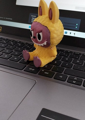  Labubu Figürü