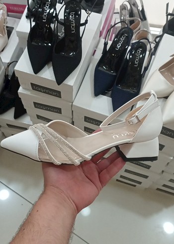 Beyaz Kadın Klasik Topuklu Ayakkabı