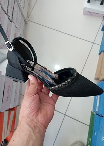 Diger Siyah Yılan Desenli Topuklu Kadın Ayakkabı