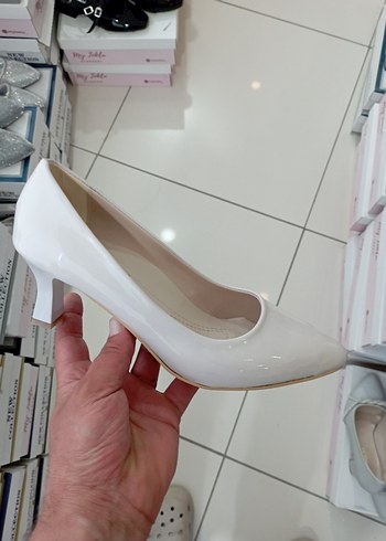 Diger Beyaz Rugan Stiletto Topuklu Kadın Ayakkabı