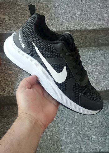 Nike Erkek Siyah Bağcıklı Spor Ayakkabı