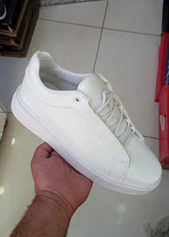 Diğer Minimal Beyaz Sneaker