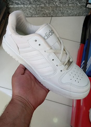 Adidas Beyaz Dusuk Bilekli Spor Ayakkabi