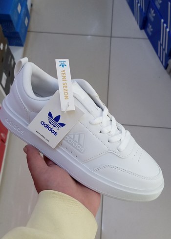 Adidas Beyaz Dusuk Bilekli Sneaker