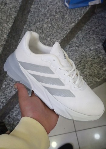 Adidas Beyaz Spor Ayakkabi