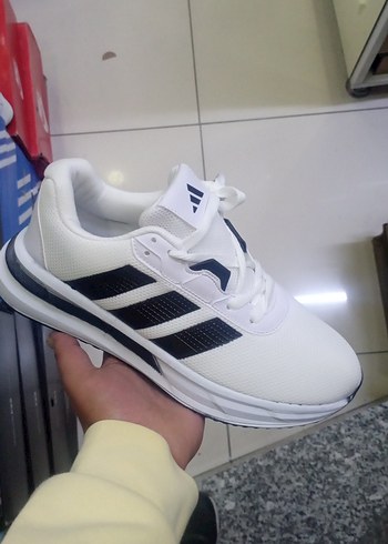 Adidas Beyaz Spor Ayakkabi