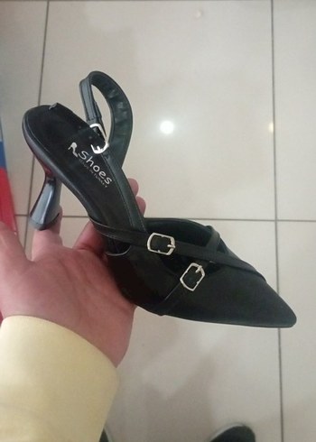 Zara Sikligin Simgesi Siyah Slingback Topuklu Ayakkabi