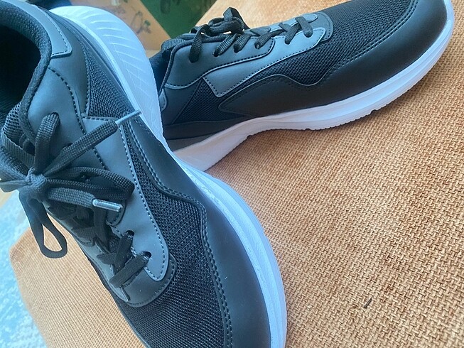 42 Beden siyah Renk Spor ayakkabı