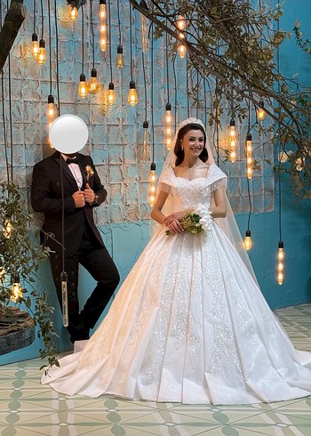 İşlemeli püsküllü gelinlik - Görsel 3