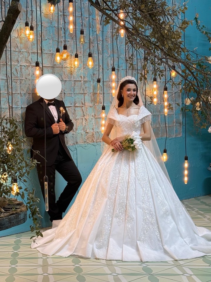 İşlemeli püsküllü gelinlik - Görsel 3