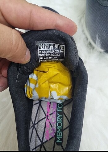 37,5 Beden Skechers ayakkabı