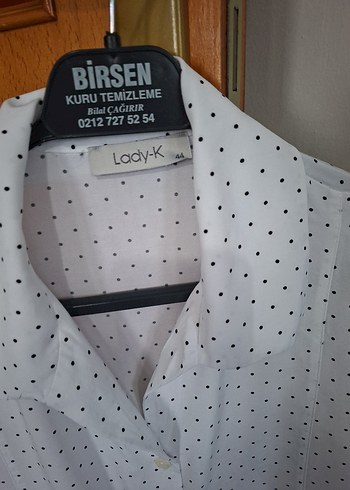 Düğmeli Beyaz Kadın Gömlek - Görsel 3