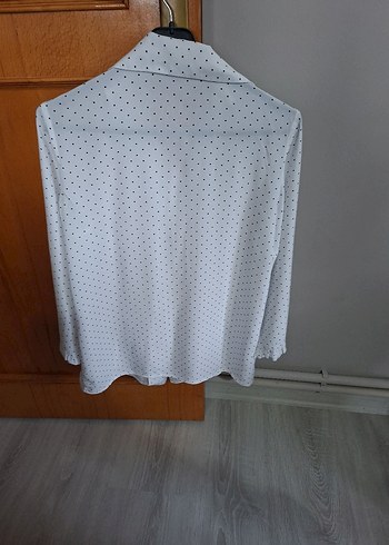 Düğmeli Beyaz Kadın Gömlek - Görsel 4