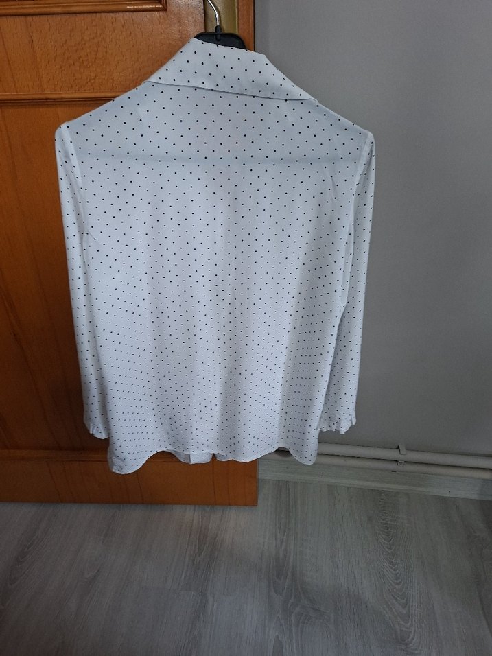 Düğmeli Beyaz Kadın Gömlek - Görsel 4