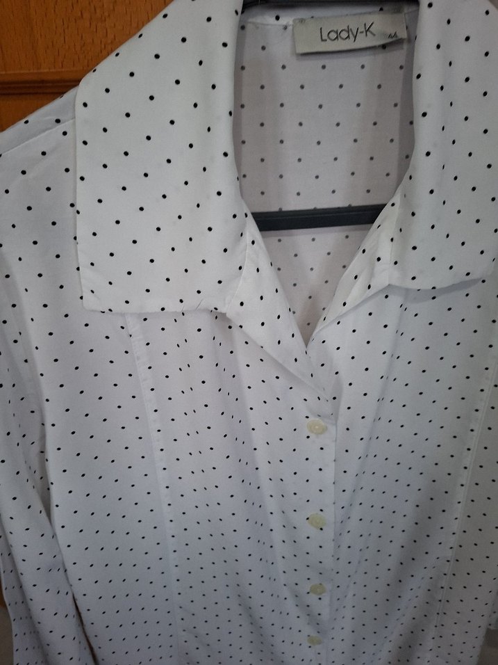 Düğmeli Beyaz Kadın Gömlek - Görsel 2