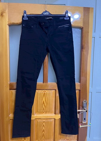 Mavi black pantolon