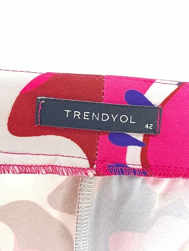 42 Beden çeşitli Renk Trendyol & Milla Kumaş Pantolon %70 İndirimli.