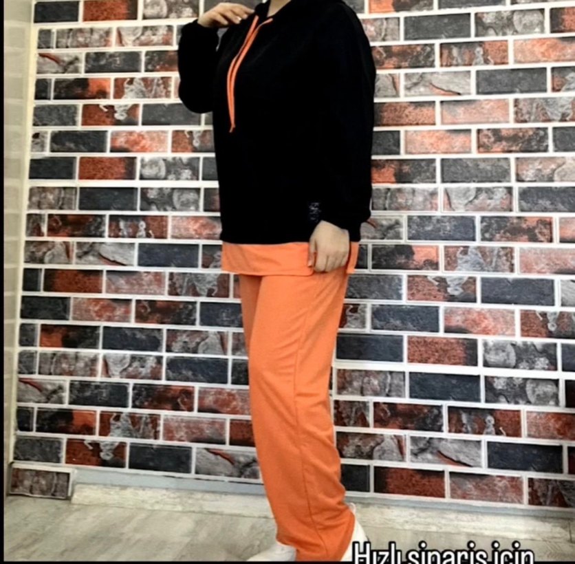 Siyah Kapüşonlu ve Turuncu Eşofman Altı Takım - Görsel 2