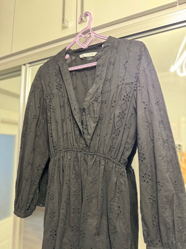 Dantel Detaylı Siyah Midi Elbise - Görsel 4