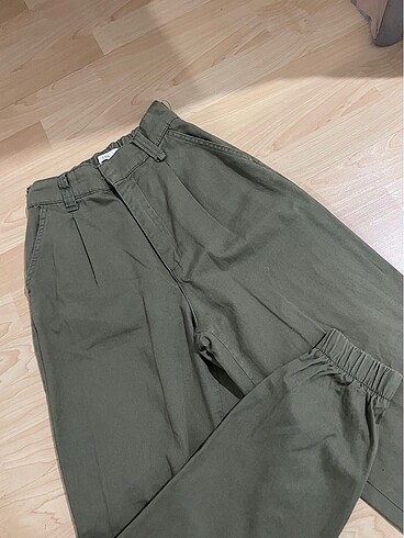 Yeşil kargo pantolon