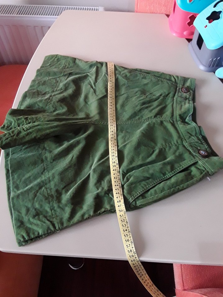 Düğmeli Yeşil fitilli kadife Mini Şort - Görsel 4