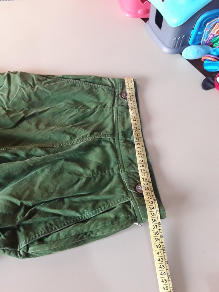 Düğmeli Yeşil fitilli kadife Mini Şort - Görsel 3