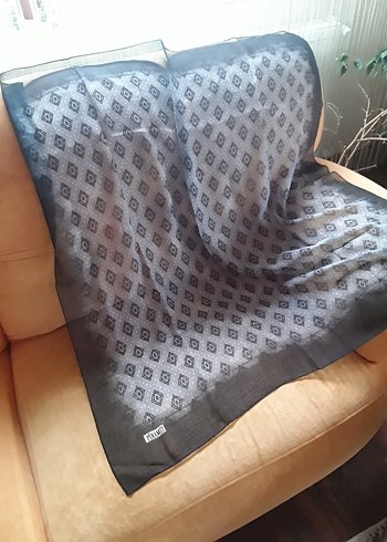 Gri Desenli Kadın Sokak Stili Fular eşarp - Görsel 2