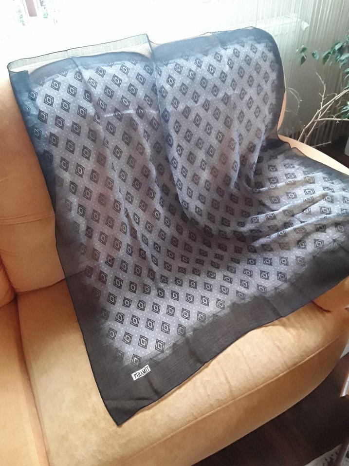 Gri Desenli Kadın Sokak Stili Fular eşarp - Görsel 2