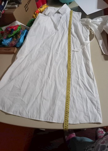 Beyaz Kemerli omuzları açık gömlek Yaka Midi Elbise - Görsel 7