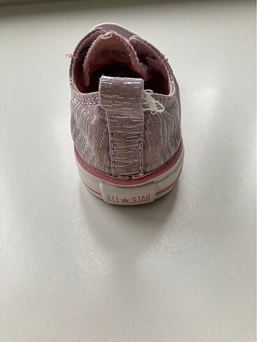 22 Beden pembe Renk Converse ayakkabı