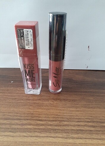 Flormar silk matte 05 Flormar kissme 07
