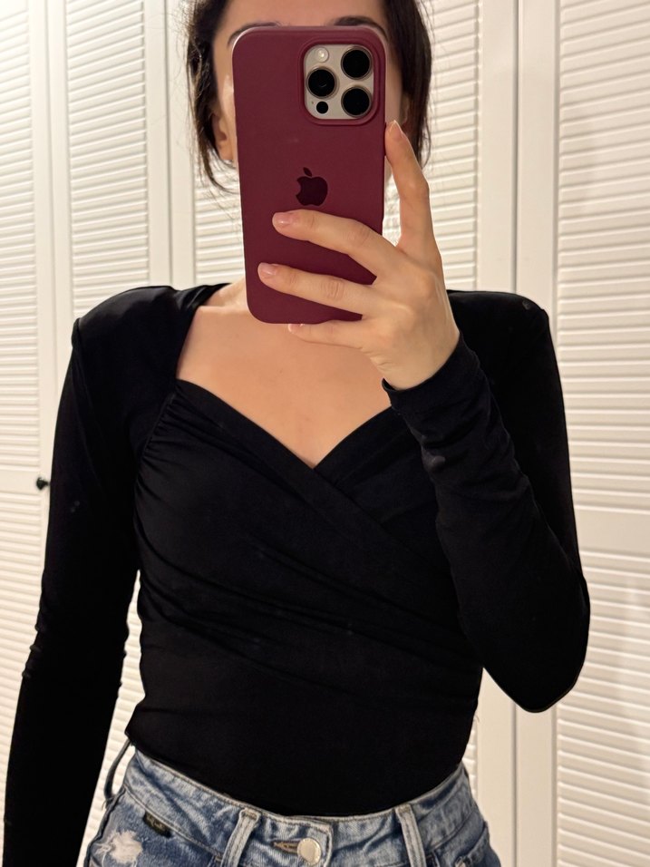 Siyah V Yakalı Uzun Kollu Kadın Bluz - Görsel 2