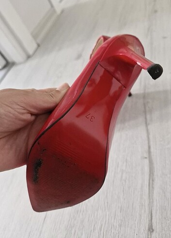 37 Beden Kırmızı topuklu ayakkabı