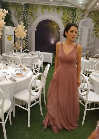Bej V Yakalı Uzun Drapeli Kadın Elbise