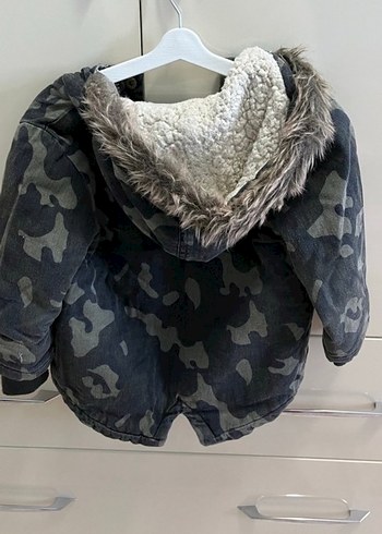 Gri Kamuflaj Desenli Kürklü Erkek Çocuk Kot mont ceket - Görsel 2