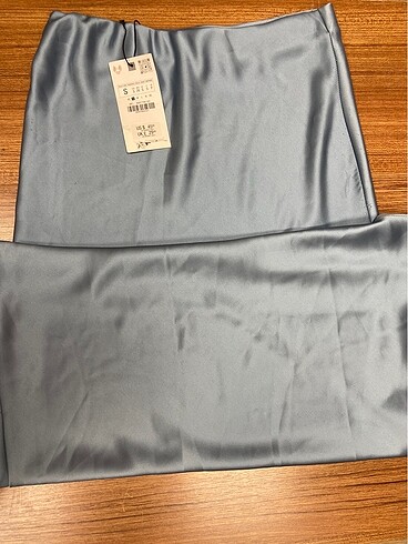 Zara saten etek