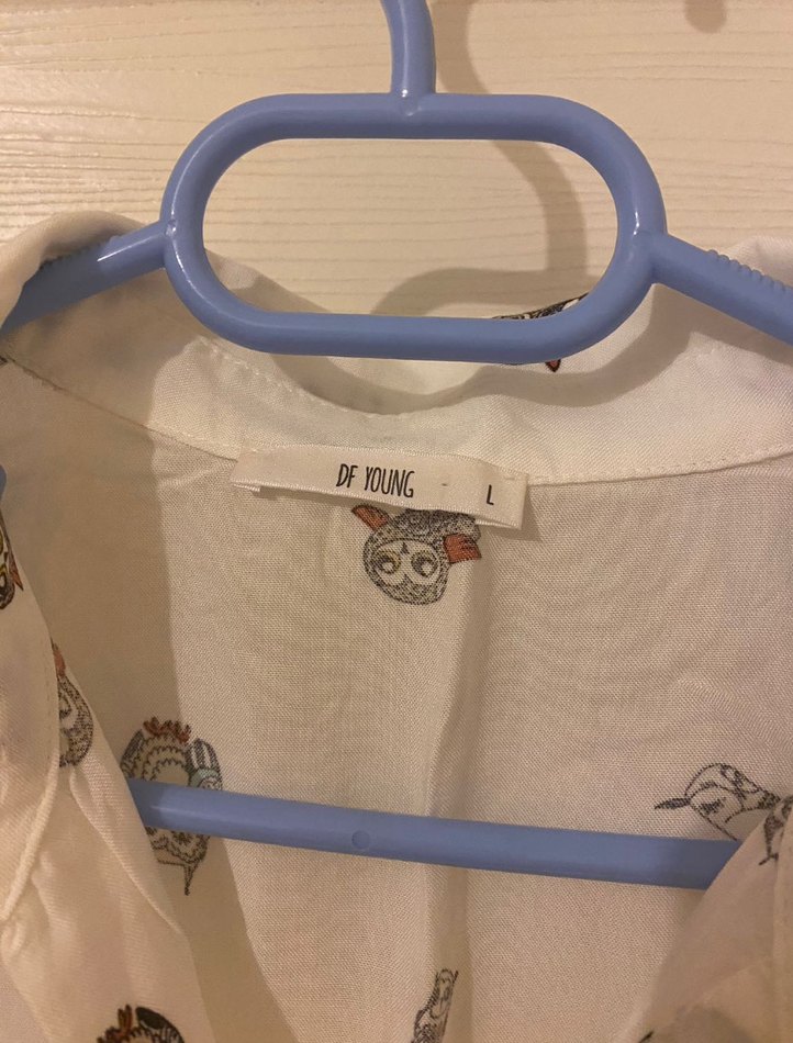 Düğmeli Baskılı Beyaz Kısa Kollu Gömlek - Görsel 3